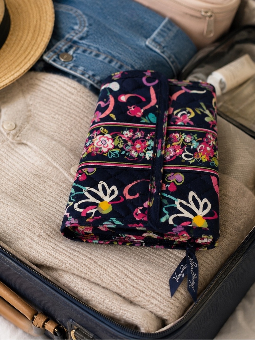 Vera Bradley Mod Floral Pink Folio Jewelry Organizer – Retired Pattern – Travel